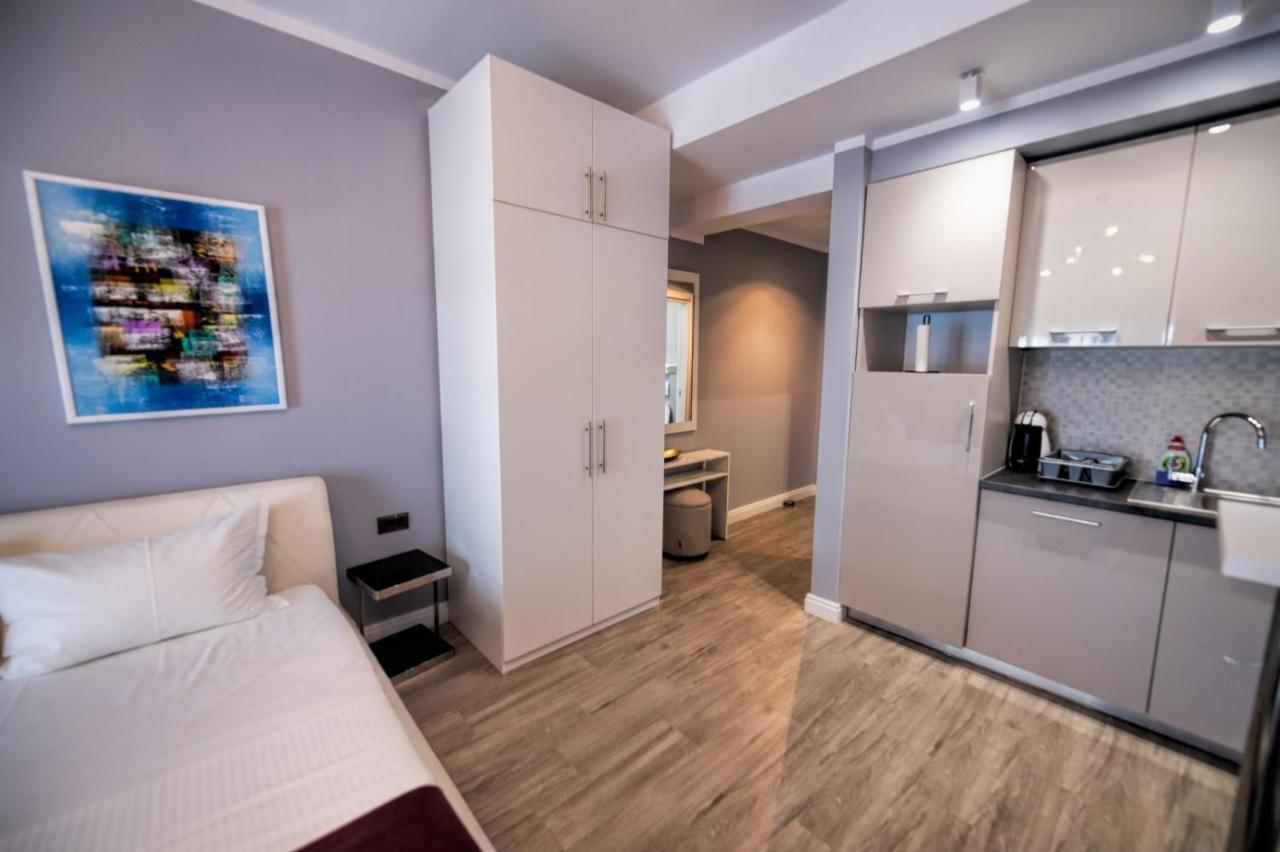 Katty Lux Studio Mamaia Luaran gambar